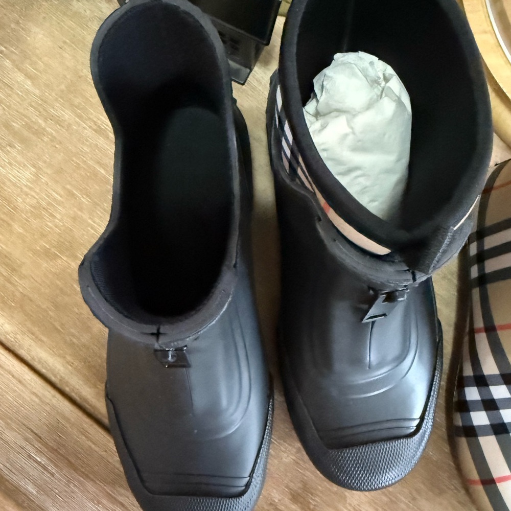 Burberry Rain Boots - Picture 5 of 10